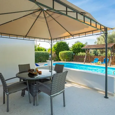 Charoula Exi Large Private Pool Ac Wifi וילה פאפוס